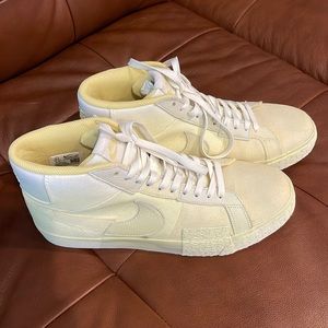 Nike SB Zoom Blazer Mid PRM. Lemon Wash. Size 10.5 Mens, 12 Womens